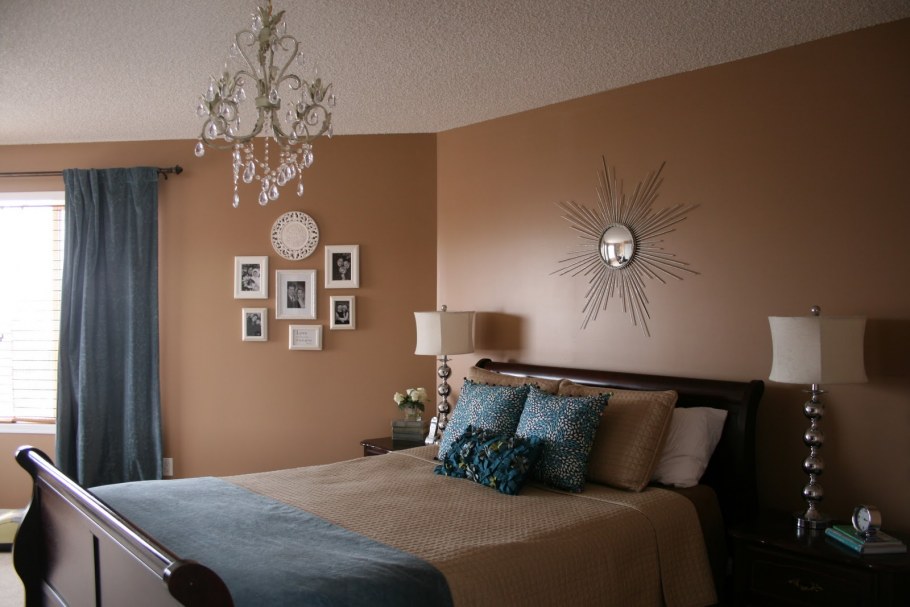 Белая кухня коричневые стены