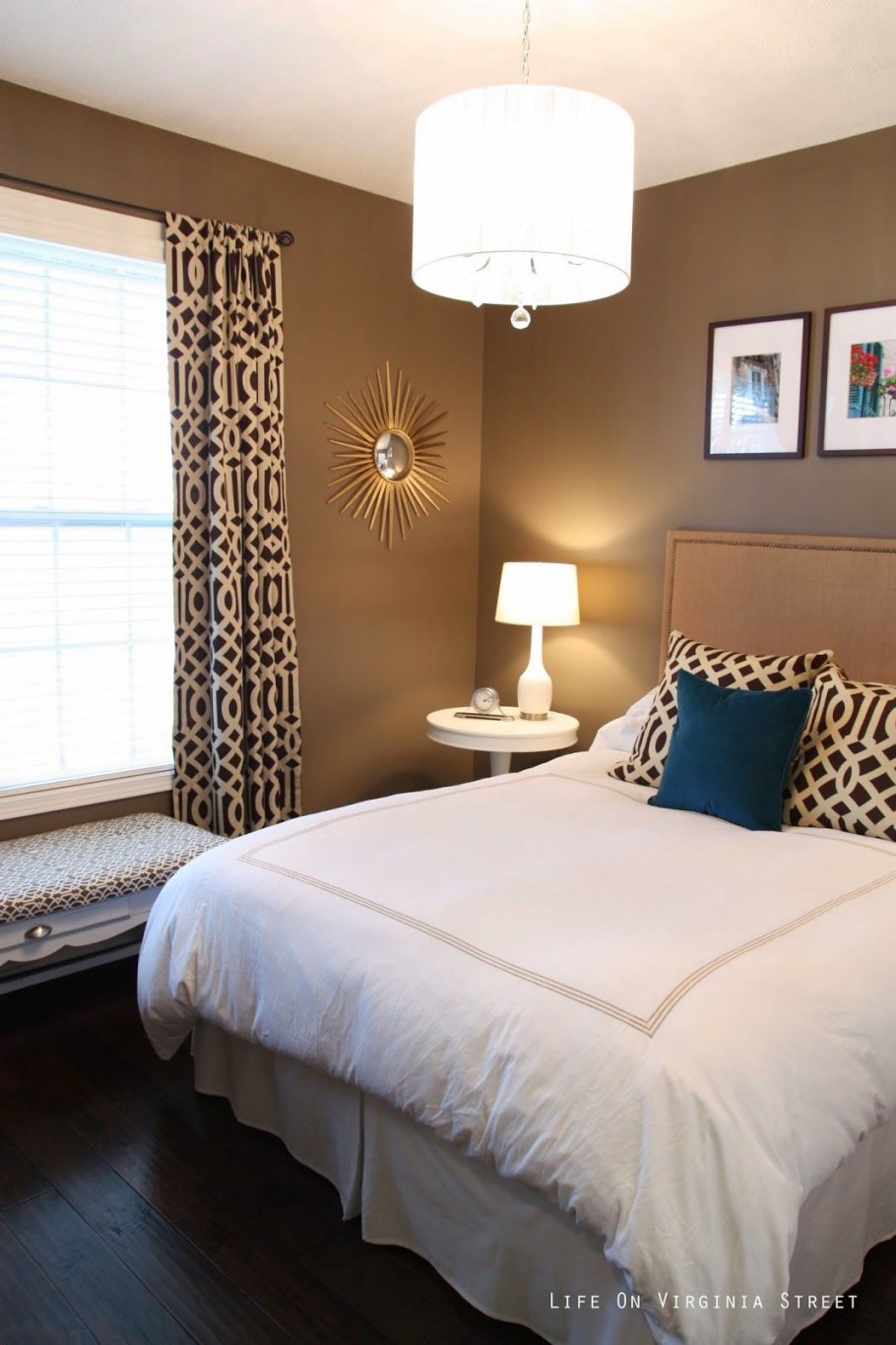 Светло бежевый цвет стен