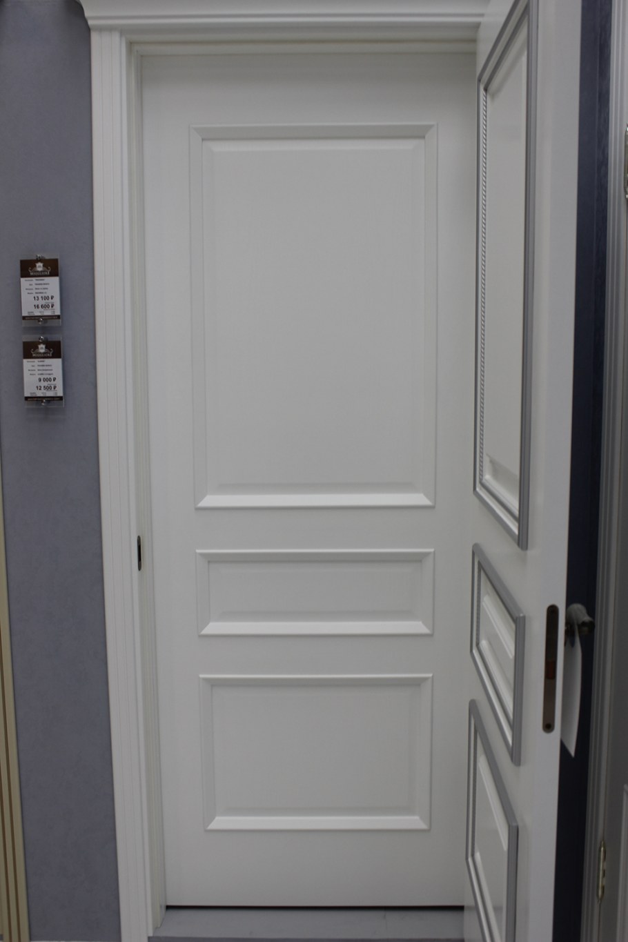 Дверь Ecowood 654-ЗР бетон