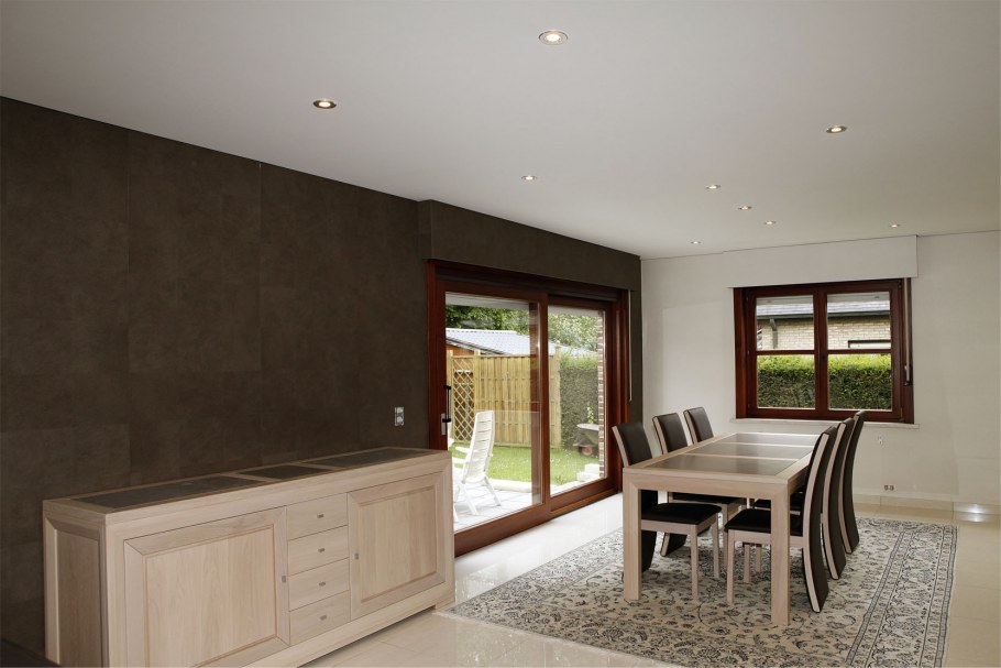 Натяжной потолок в спальне