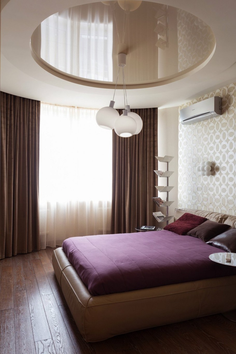 Натяжной потолок в спальне