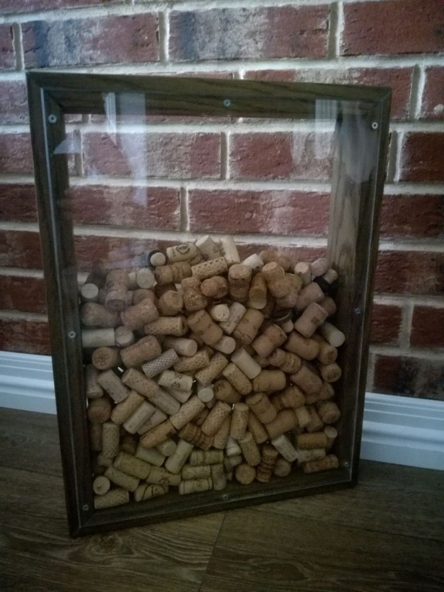 Панно из винных пробок