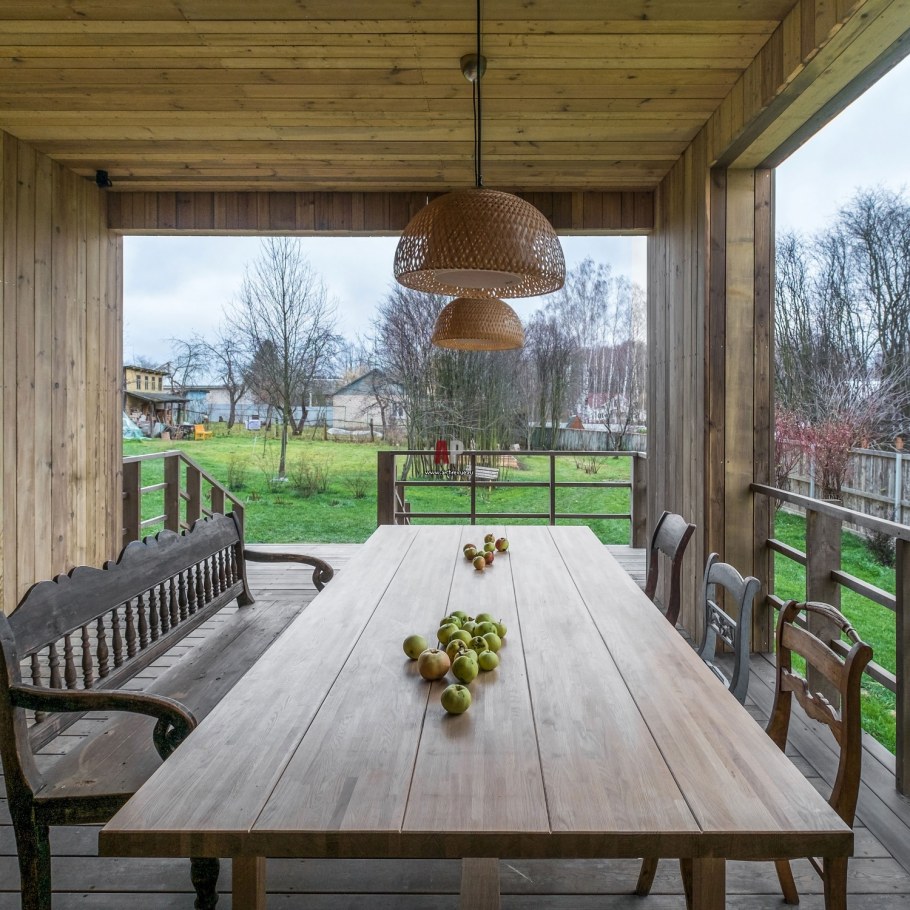 Красивая веранда пристроенная к дому