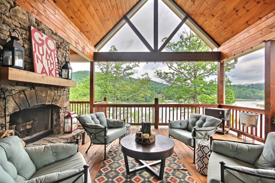 Уютный дом с террасой