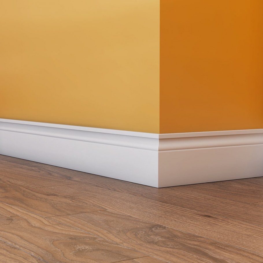 Плинтус белый напольный Евровуд