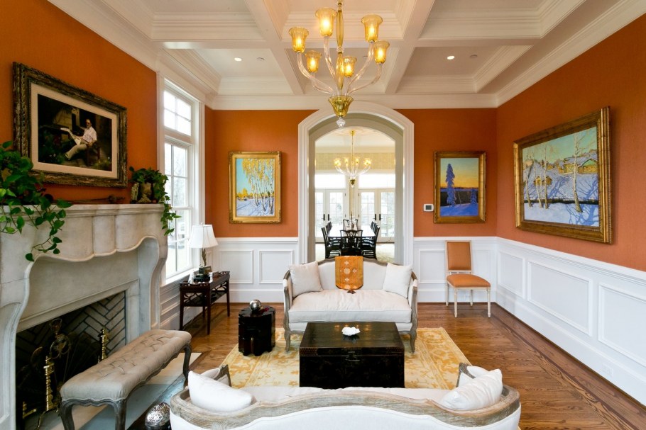 Тёплые оттенки цветов в интерьере