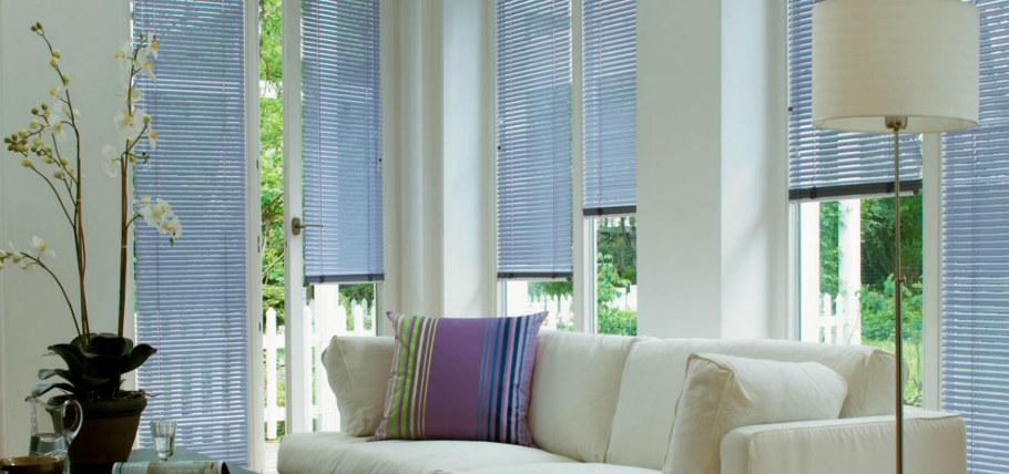 Горизонтальные жалюзи в интерьере