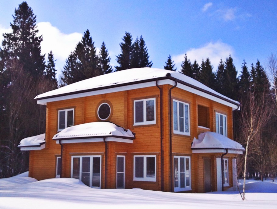 Деревянные крашенные дома драматизм