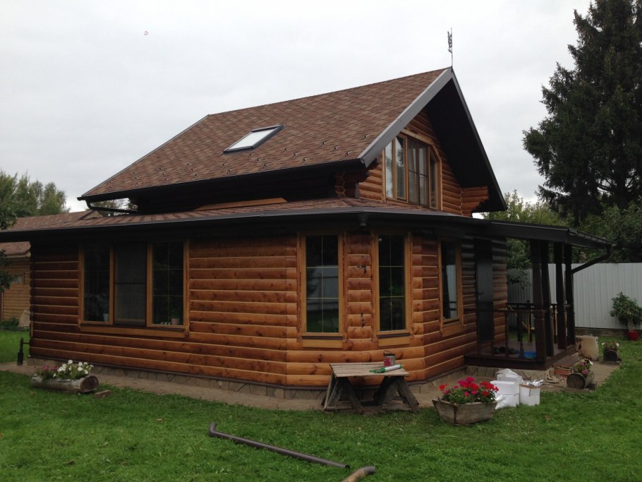 Покраска деревянного дома