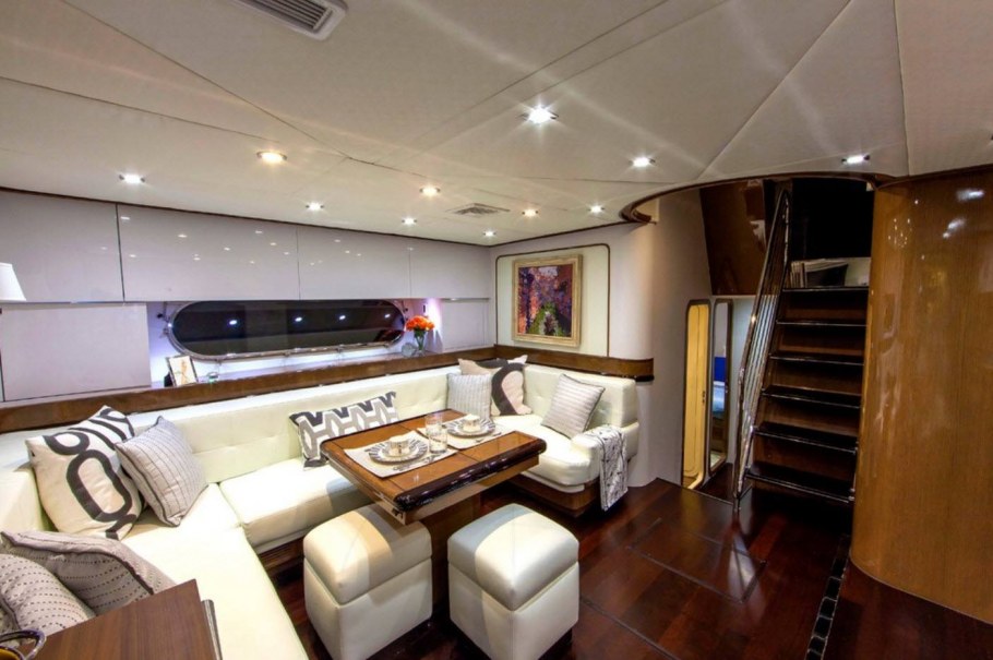 Рефит интерьера яхты