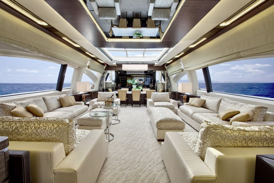 Люксури яхта