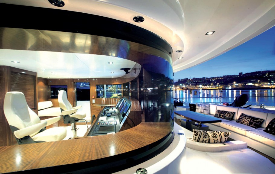 Яхта Эклипс салон