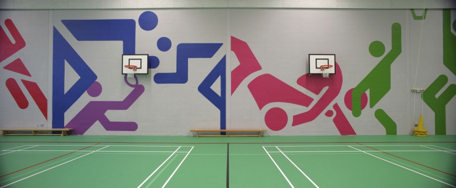 Спортзал оформление стен