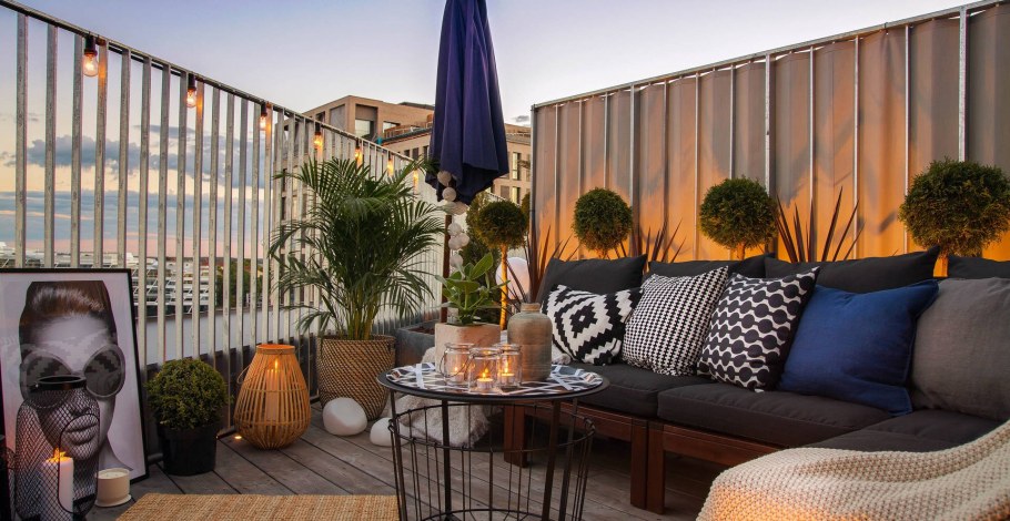 Веранды с яркими шторами