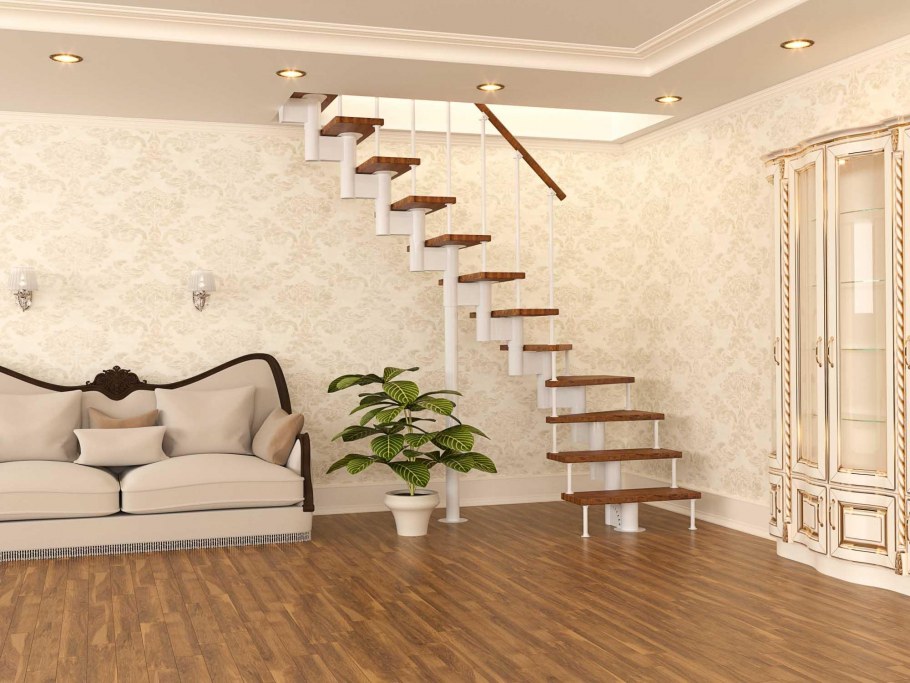 Лестница в зале на второй этаж