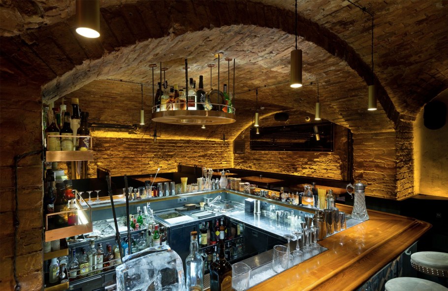 Бар изнутри