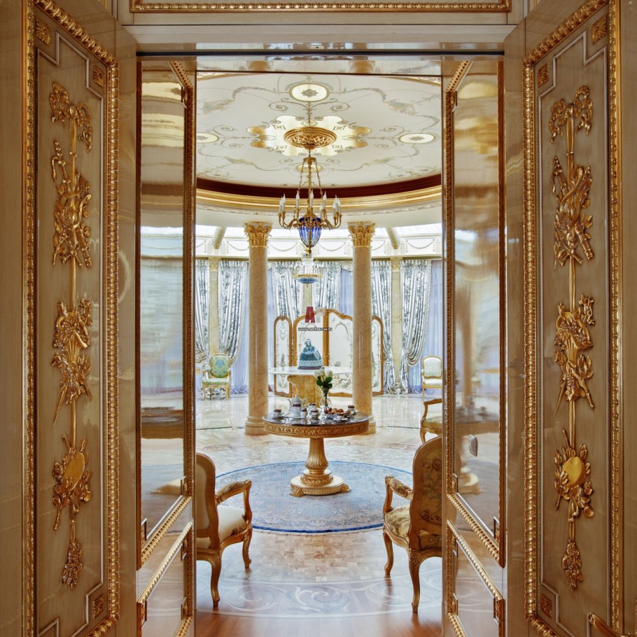 Гостиная в дворцовом стиле