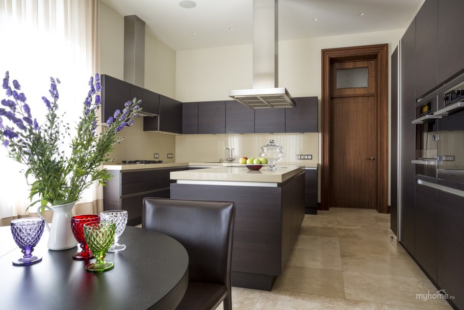 Жилой интерьер кухни