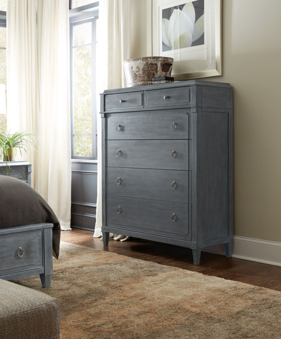 Комод в спальню Брюггиа