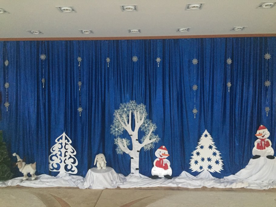 Украшение зала к новому году