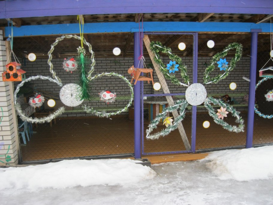 Зимнее украшение веранды в детском саду