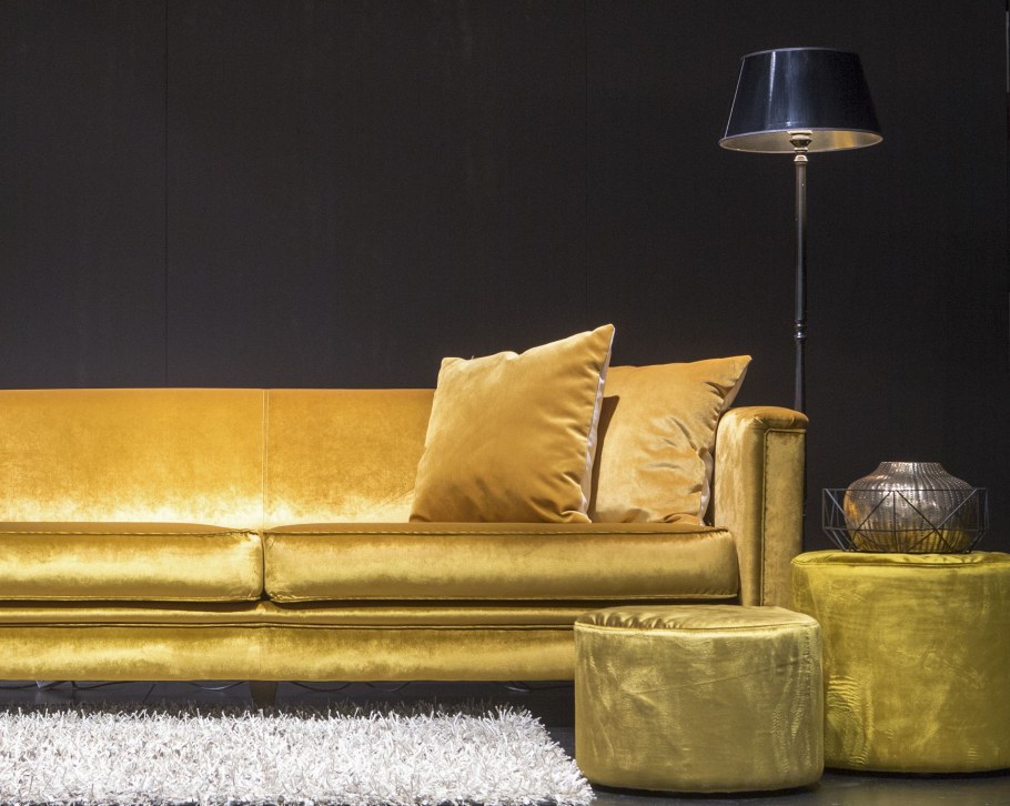 Золотой диван