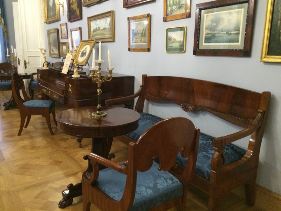 Муму дом с антресолью