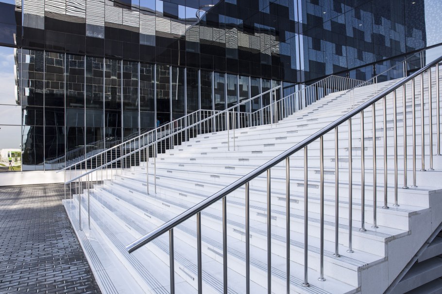 Наяда стеклянное ограждение лестницы