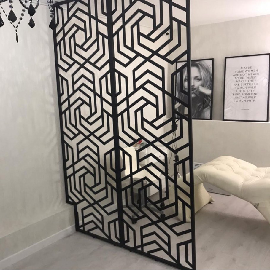 Декоративная металлическая перегородка