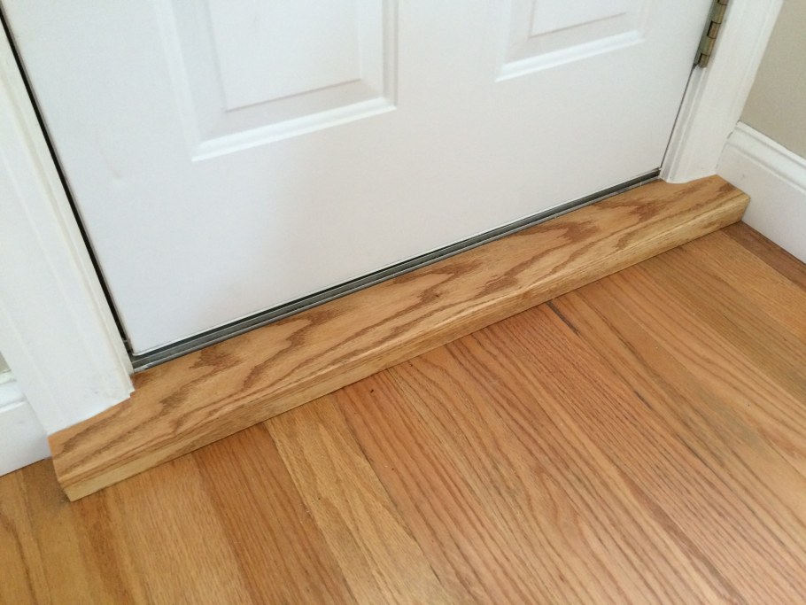 Дверь с порогом