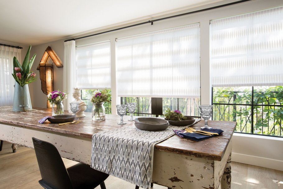 Римская штора с ламбрекеном на кухню