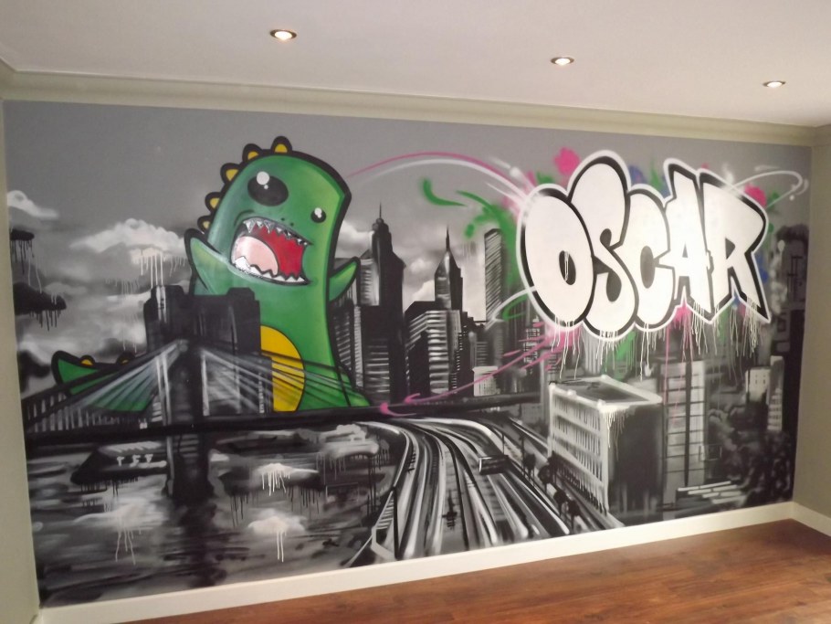 Разрисованные стены в комнате подростка