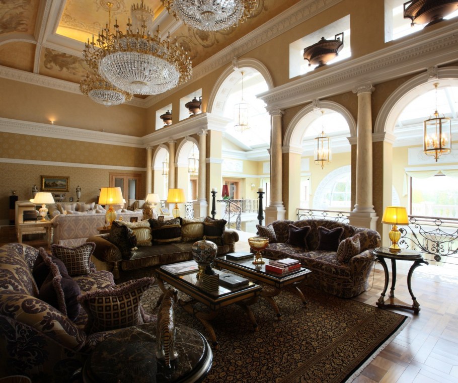Классические интерьеры в особняке