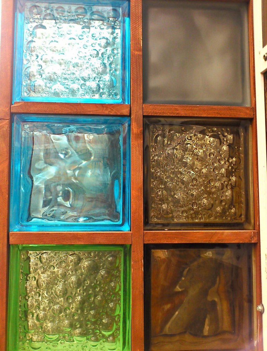 Стеклянные блоки на даче