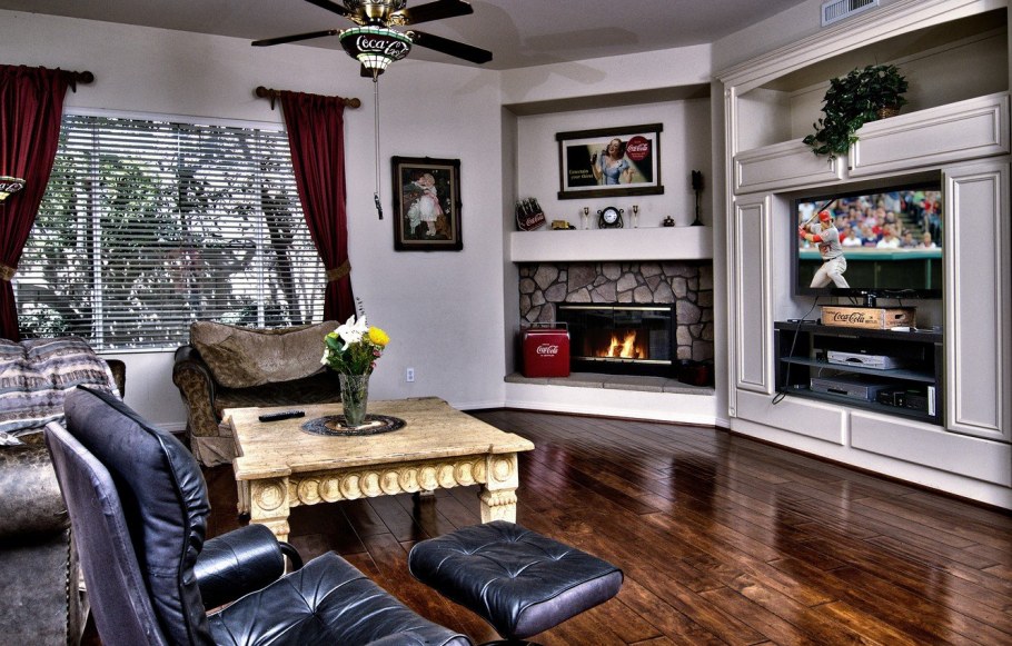 Гостиная с электрокамином