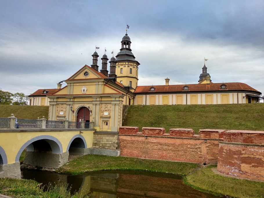 Где находится замок Радзивиллов