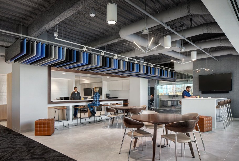 Коммуникации на потолке