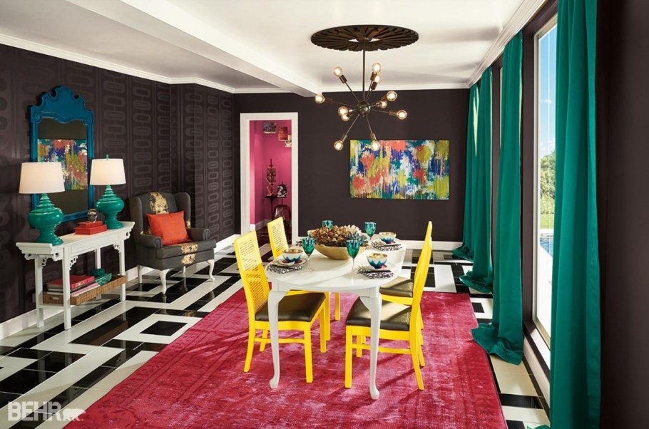 Яркий интерьер