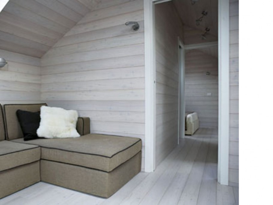 Покраска имитации бруса внутри дома