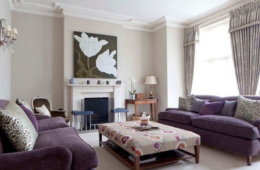 Фиолетовый диван в интерьере