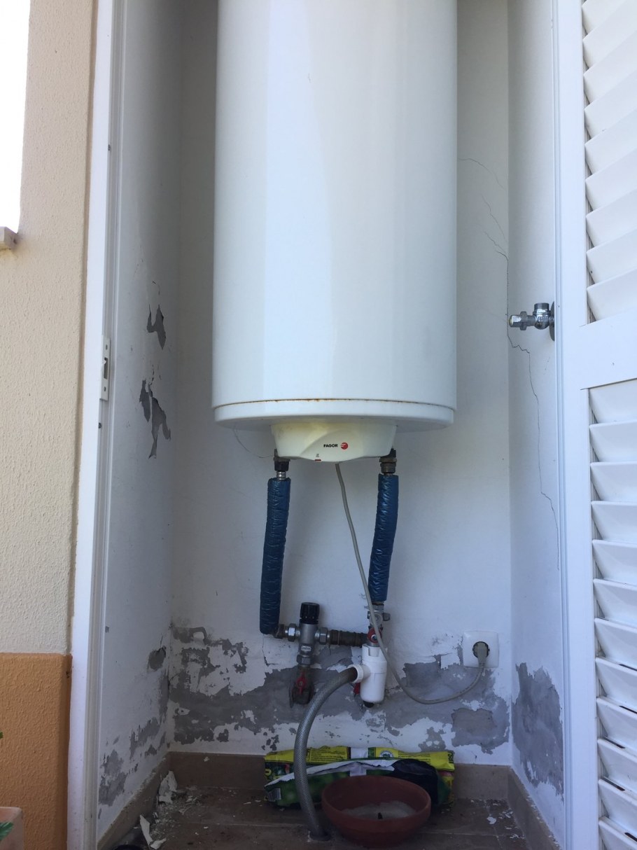 Кухня с газовой колонкой