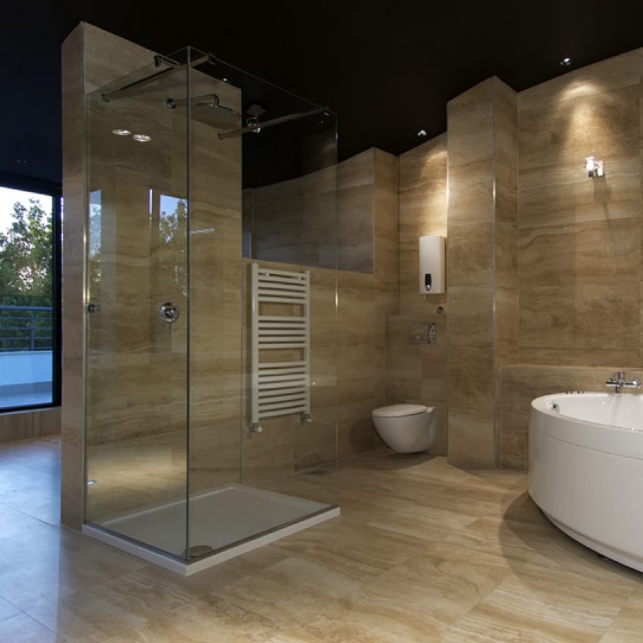 Ванная комната с душевой