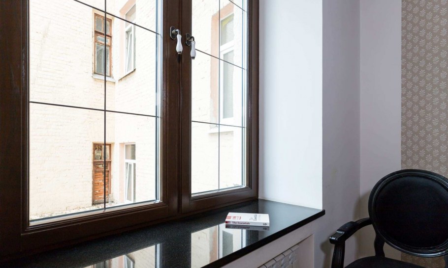 Отделка окон гранитом