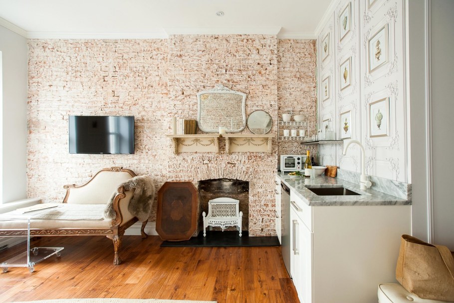 Кирпич в классике интерьер