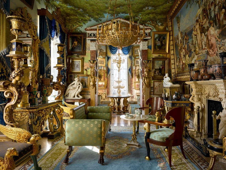 Двухсотлетний замок во Франции