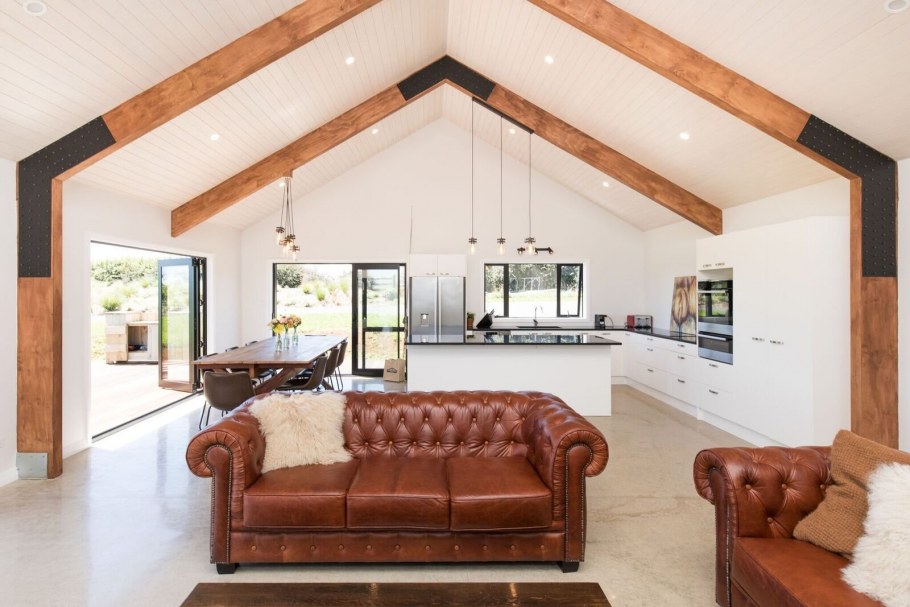 Гостиная без потолка