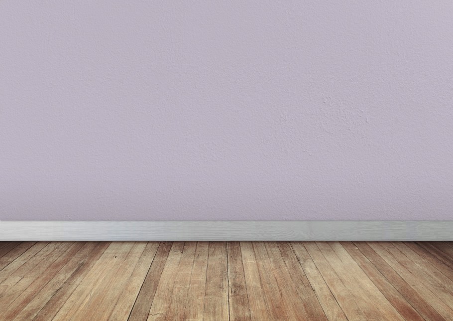 Интерьер с пустой стеной