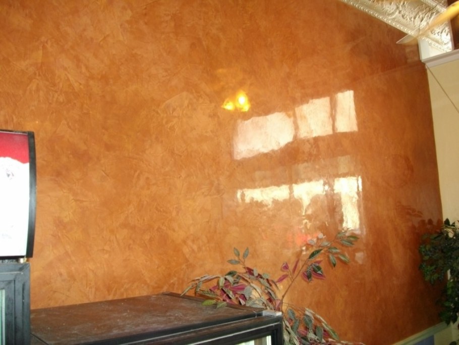 Шелковая штукатурка в коридоре