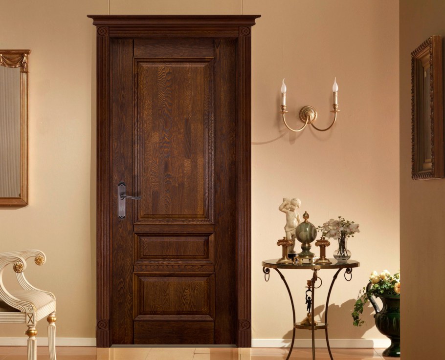 Двери массив в интерьере