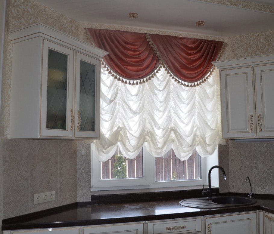 Австрийские шторы на кухню